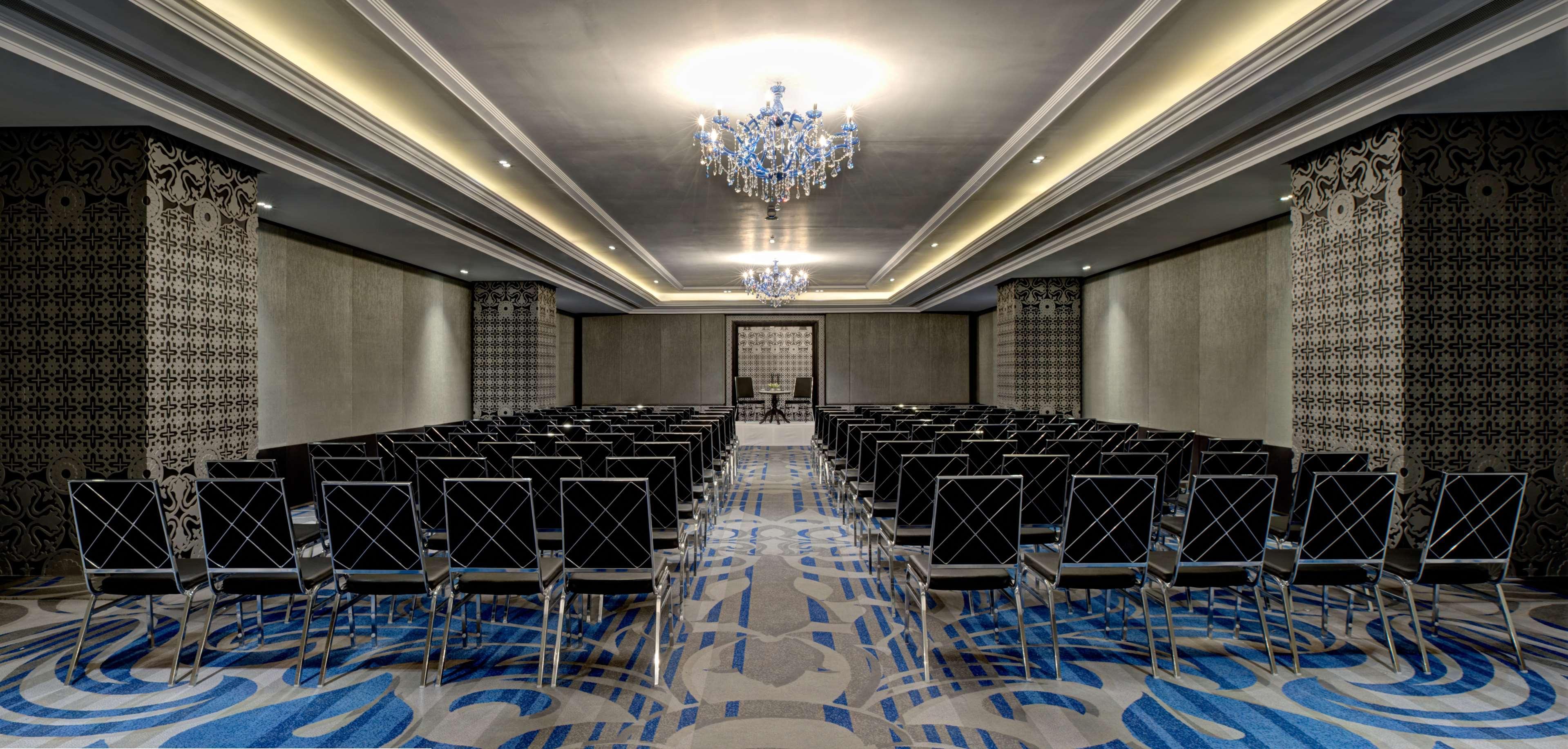 Hyatt Regency Hotel 5*